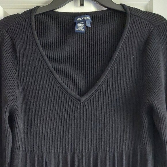 Max Edition Black 3/4 Bell Sleeve V-neck Tunic Sweater Women's Size L - Picture 2 of 7
